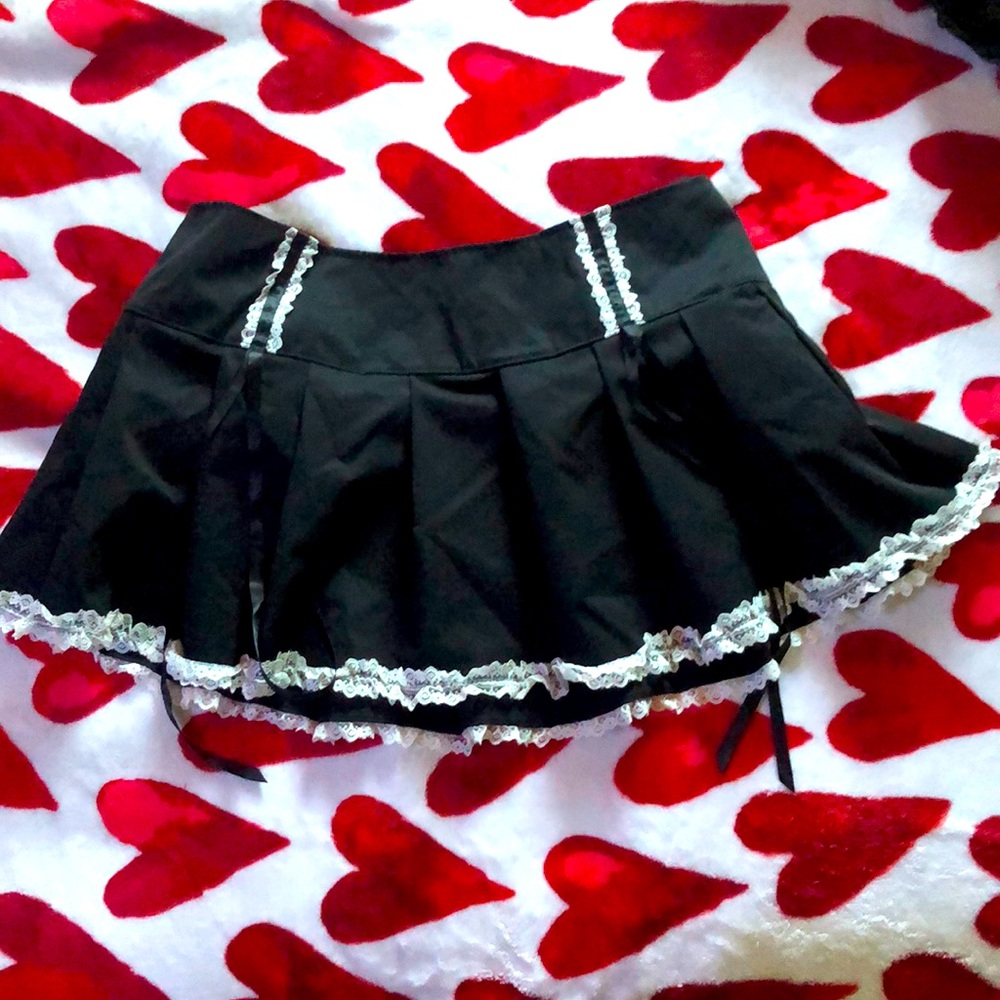 Black maid mini skirt 🖤